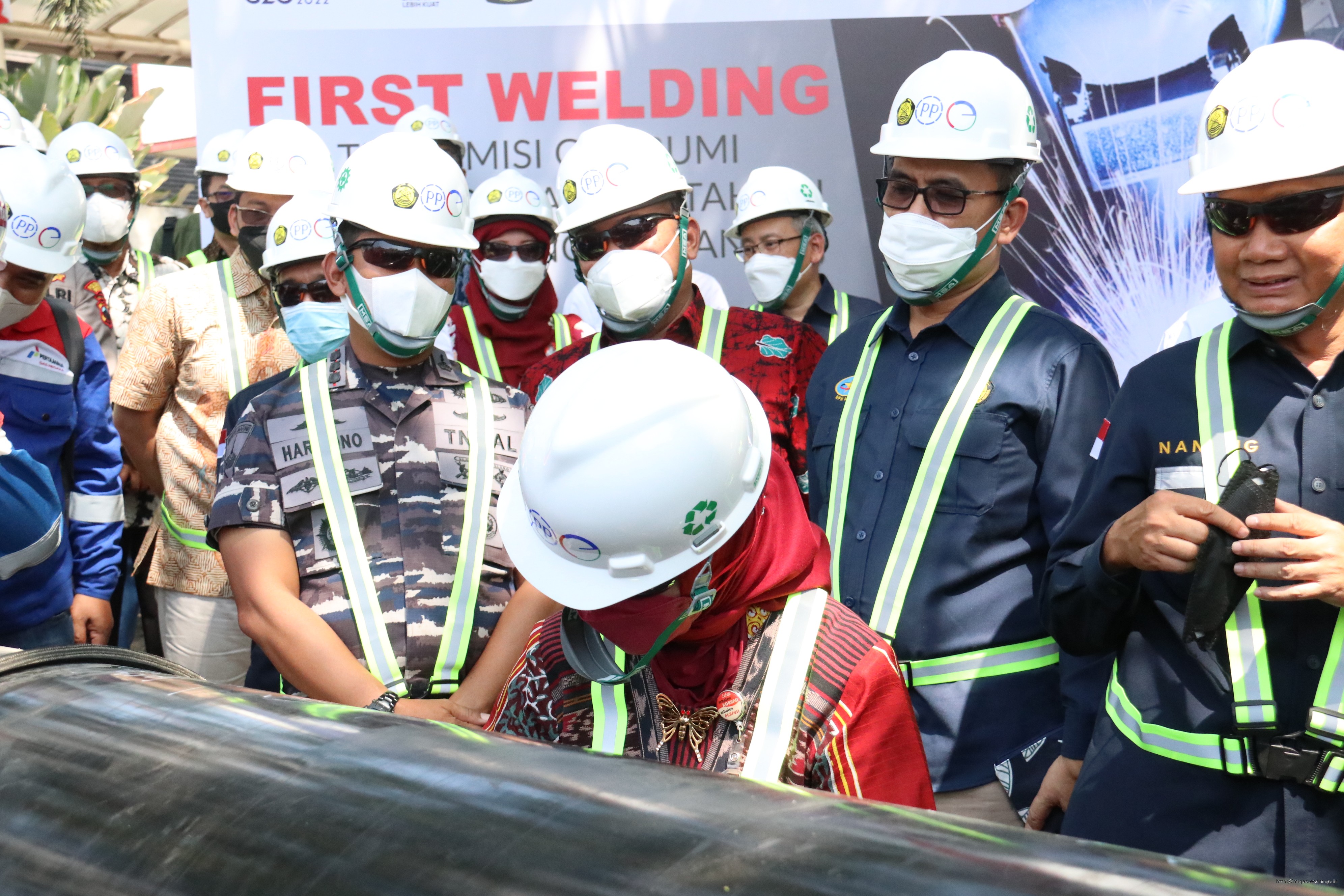 First Welding Pipa Cirebon-Semarang Tahap I